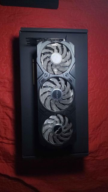 GALAX GeForce RTX 4070 Ti SUPER 16GB GDDR6X 1-Click OC DLSS 3 - Image 1
