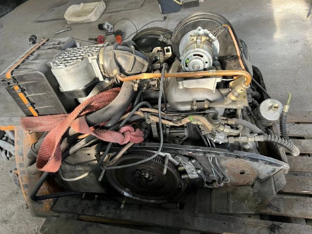 1984-1986 Porsche 911 915/67 Carrera 3.2l Engine & Manual Gearbox Transmission - Image 3