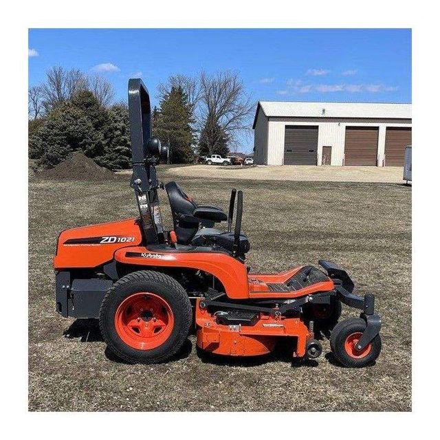 Kubota G231 mower for parks and public spaces high quality ride on mower suitable for maintaining large open areas with precision cuttingKubota G231 mower for parks and public spaces high quality ride on mower suitable for maintaining large open areas with precision cutting - Image 4
