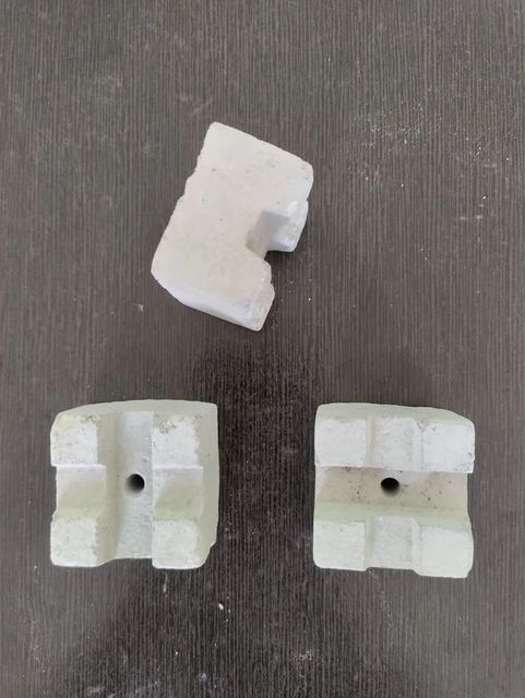 Concrete Cover Blocks Color Grey Design Solid Size as required Shape Rectangular Usage/Application Floor Resistance Durability Water Resistant, Heat Resistant, Fire - Image 2