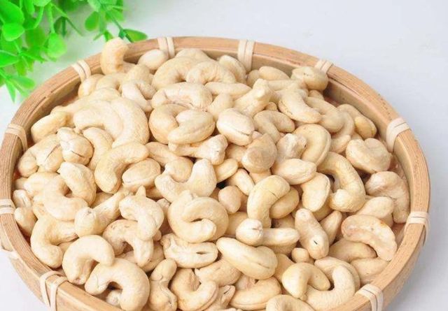 CASHEW KERNEL W180,W240,W320 AND W450 - Image 4