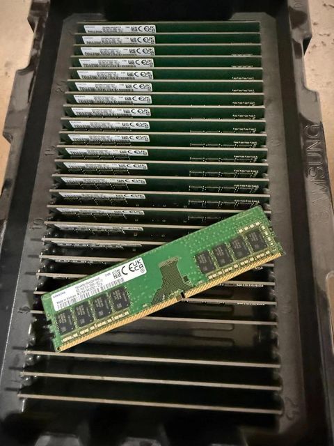Samsung 64GB DDR5 ECC RDIMM | M321R8GA0EB2-CJR - Image 5