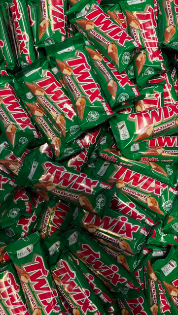 NEW EDITION Twix Hazelnut Chocolate Bars 180g x 24 Chocolate Twix - Image 3