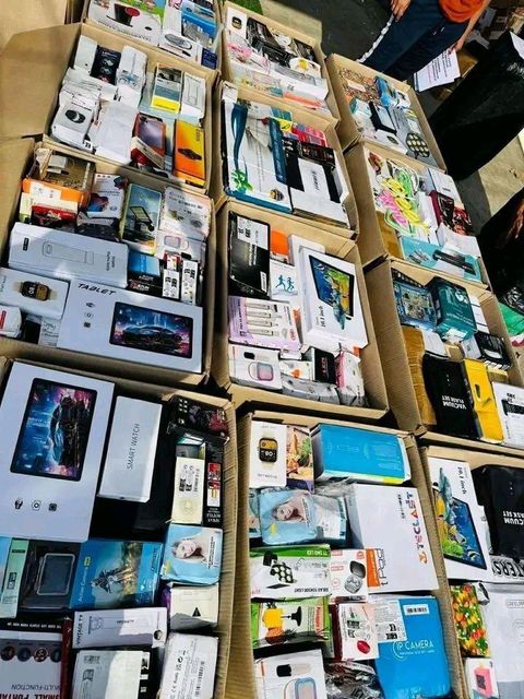 Bulk Phone Chargers And Cables Liquidation Pallets At Factory Price - Image 2