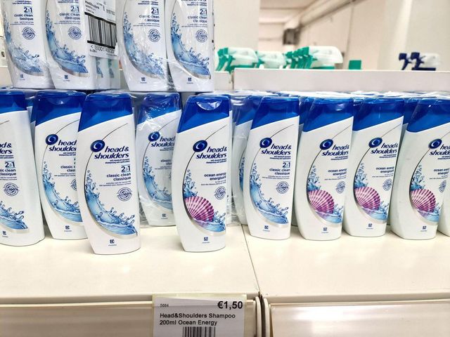 Wholesale Authentic Head & Shoulders Anti Dandruff Shampoo Classic Clean 200ml Premium Quality - Image 3