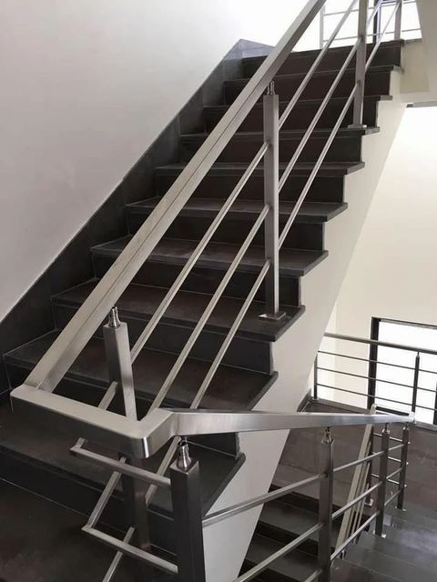 Balcony Stainless Steel Staircase Railing, For Home Design Bar Thickness 3 mm Durability High Position Balcony Material Grade SS - Image 2