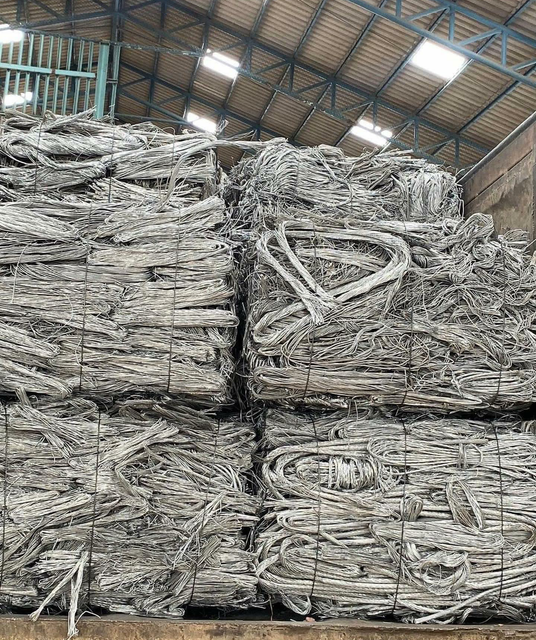Aluminum electric wire scraps - Image 1