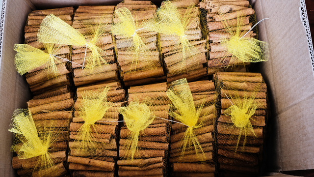 Stick Cigar Cassia Flavour Spicy Features VO 3-5% Color Natural Color Moisture Content Max 14%% Delivery Form Bag, Carton - Image 5