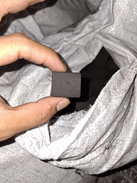 Coconut shell charcoal briquette with variety of grades like woods and others - Image 3