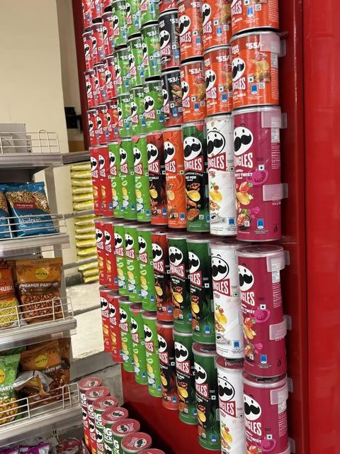 Premium Quality Pringles Original Crisps Available in 40g and 165g Tasty Potato Snacks with Fast Delivery and Wholesale - Image 5