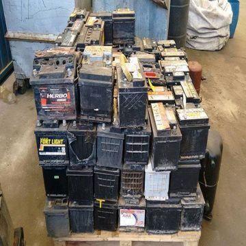 Battery Scrap Lead Acid Dry Drained Battery / Wholesale Used Waste Material Car Acid Lead Battery - Image 3