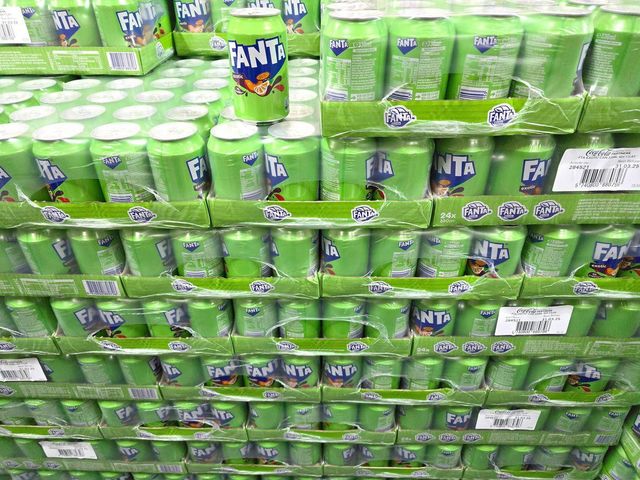 Fast Delivery Japan Imported Fanta Orange Juice Flavored Carbonated Beverage Large Can - Image 5