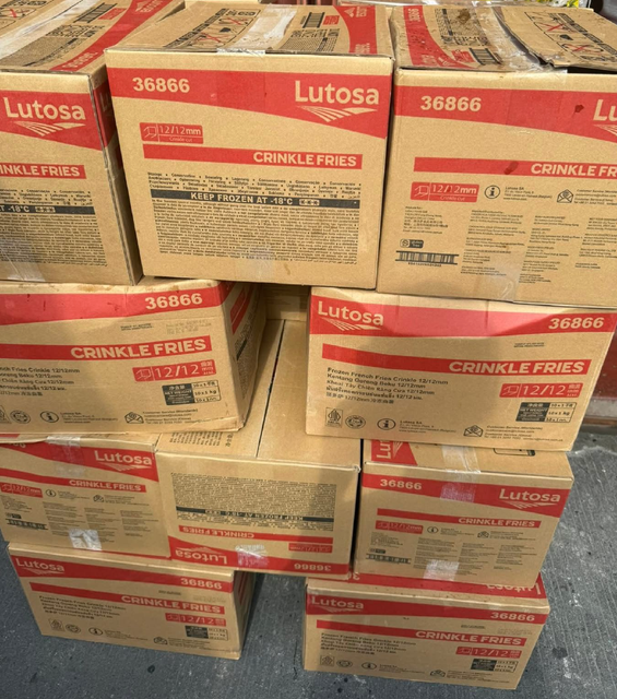 TOP RATED FRENCH FRIES LUTOSA FROZEN FRIES, SHOESTRING STRAIGHT CUT 7mm & WRINKLE CUT 12mm 1KG x 10 Bags per Carton - Image 2