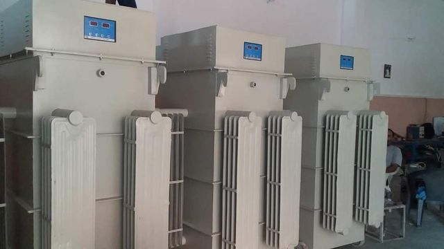 MLT Three Phase Variac Type Servo Stabilizer, Current Capacity: 480, 300 - Image 1