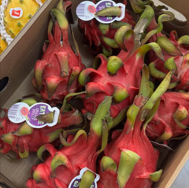 Premium Fresh Harvest Dragon Fruit Export Quality 9kg Dragon Fruit Sale - Image 3
