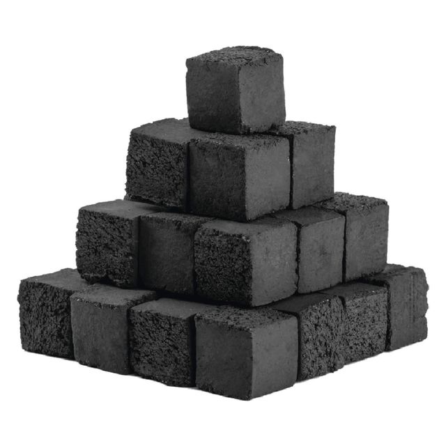Export Quality Hardwood Lump Charcoal Featuring Low Moisture Content For Fuel Importers - Image 3
