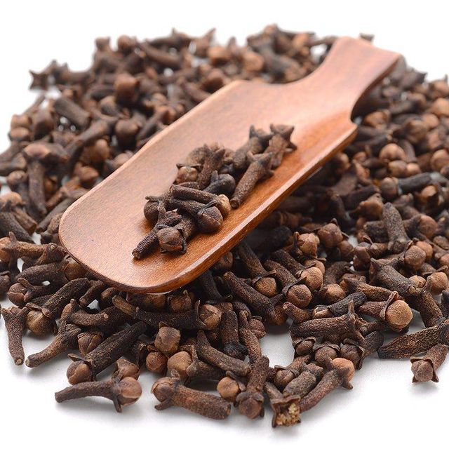 Cloves -Grade A - 98% Headless With Exceptional Quality - Image 1