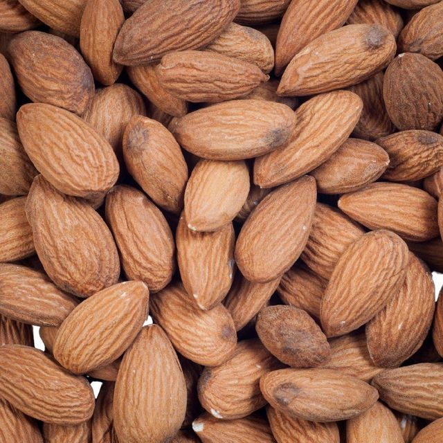 Raw Natural Almonds With Crunchy Texture And Fresh Almonds Packed For International Wholesale Markets - Image 4