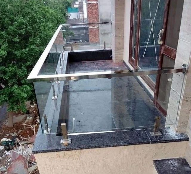Balcony Glass Railing, For Office Design Panel Material Glass Thickness 6 mm Position Balcony Usage/Application Office Glass Type Balcony - Image 1