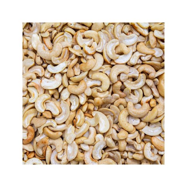 Fresh cashew nuts provided in wholesale packaging for trade supply - Image 3