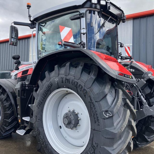 MF 8S 305 XTRA DVT EXCLUSIVE SPEC – product photo 3, product detail gallery