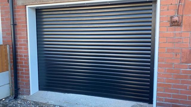 PVC Insulated Double Wall Rolling Shutters Material PVC Operating Type Manual Surface Treatment Painted Control Components Key - Image 2