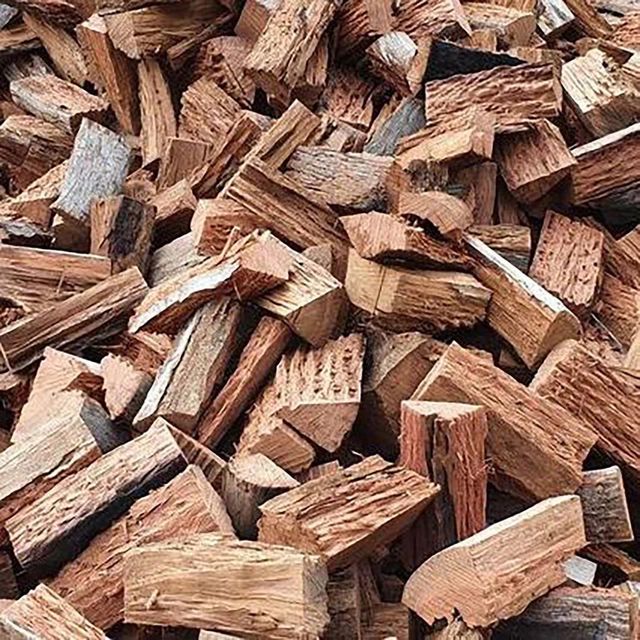Wholesale hardwood firewood solution with oak beech and mangrove logs offering reliable long burning heat perfect for commercial kitchens home use and anyone needing premium fuel quality - Image 4