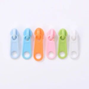 Wholesale Factory Custom Plastic Colorful Bag Zipper Sliders and Puller - Image 1