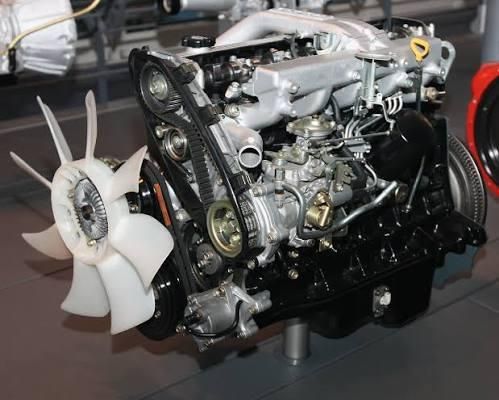 1HD-FTE 100 Series Land Cruiser Diesel Engine w/ Transmission - Image 3