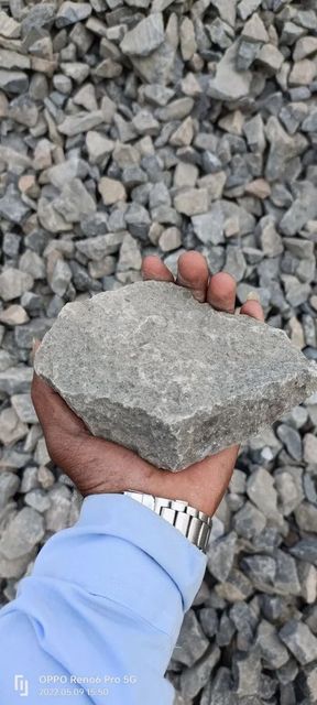 60mm Construction Stone Aggregate, WMM Size 60mm Yield 98% Standard A Form Solid Color Black Type Aggregate Material - Image 1