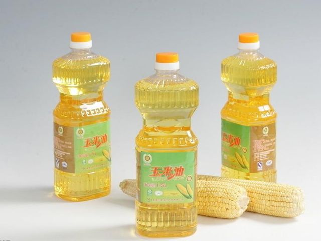 best top quality refined sunflower oil for wholesale price 100% refined sunflower oil 1,3,5 liter for cooking - Image 3