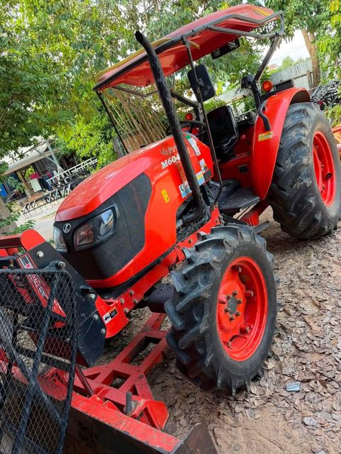 Kubota M6040 60HP Tractor 4WD Diesel Utility Tractor for Farming & Agriculture - Image 2