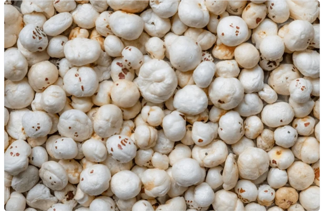 Fox Nuts- Makhana Origin India Texture Crunchy Taste Mild-neutral Place of Origin INDIA Packaging 10 KG pp bag Color Whitish- Yellowish - Image 1