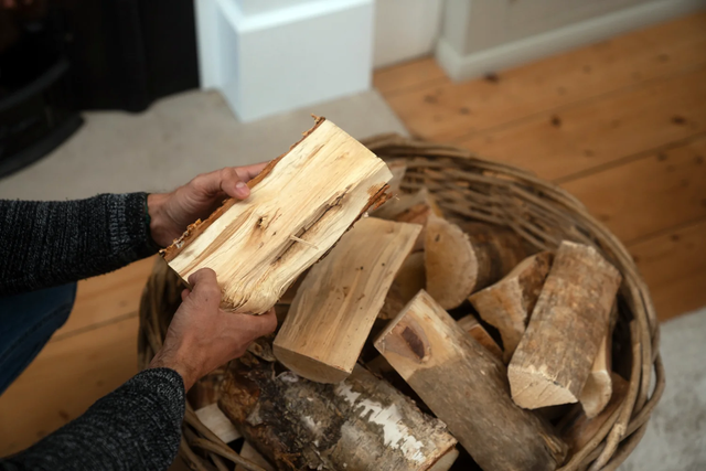 Best Quality Kiln Dried Firewood Natural Hardwood Logs With Long Burning Performance - Image 3