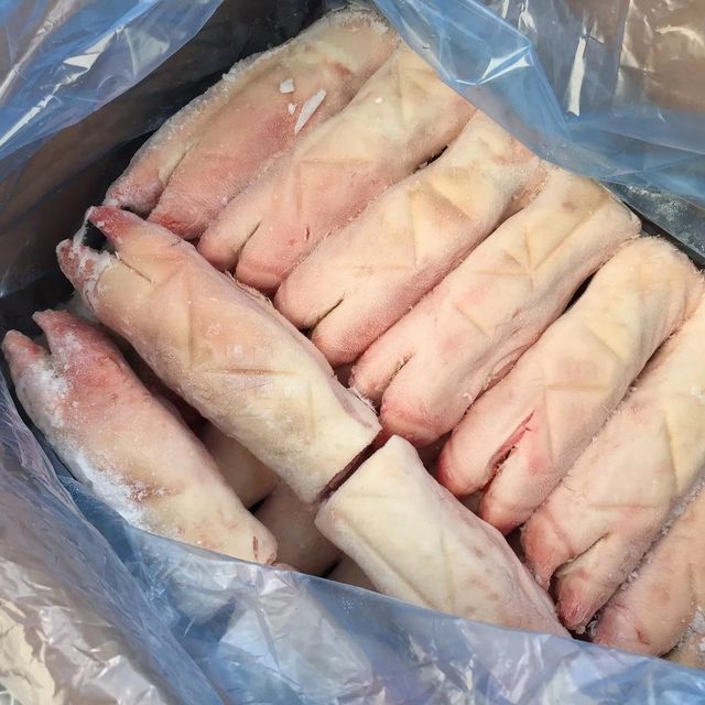 Wholesale Bulk Frozen Pork Front Feet Supplier - Image 1
