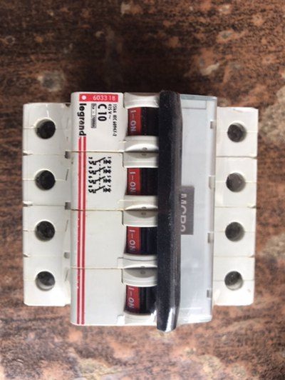 45A 440V Circuit Breaker Phase Three Phase Rated Current 45A Rated Voltage 440V Material Porcelain Poles Number 3 Pole Classification Type - Image 2