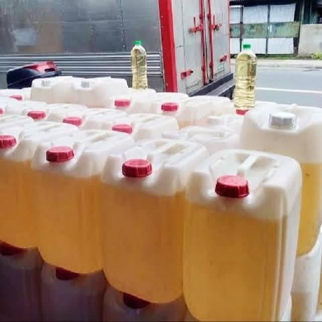 Refined Sunflower Oil For Sale - Image 2