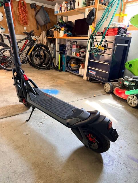 Motorcycles & Scooters - Image 4