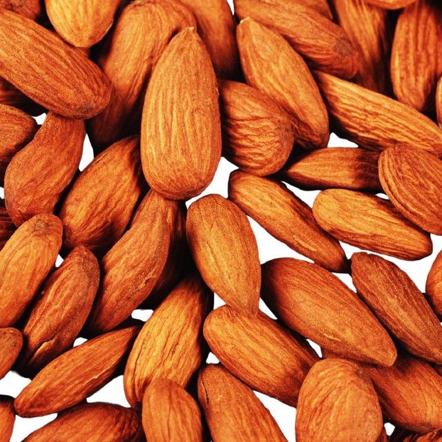 Fresh Shelled Almonds Rich In Nutrients And Natural Almonds Provided For Snack Manufacturers And Trade - Image 4