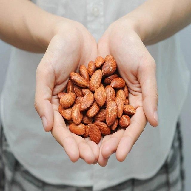 Premium Almonds Nuts 250g 500g 1kg 5kg Raw Natural Whole Almond Kernels High Protein Healthy Snack Fresh Crunchy Taste Ideal For Daily Diet Buy Now Fast Delivery Premium Quality Wholesale - Image 4