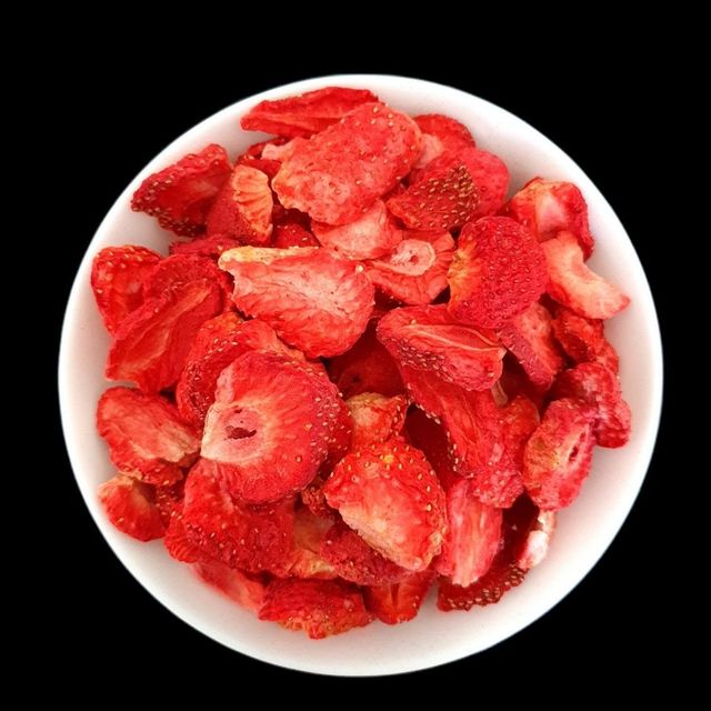 Premium Quality Bulk Supply Natural Sweet Taste Dried strawberries For Food Processing And Export Market Dried strawberries - Image 2