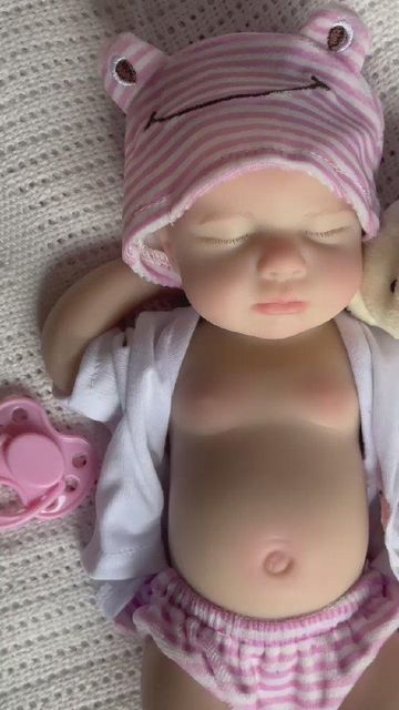 Reborn dolls (Full Body Silicone Reborn Doll) Size 33cm Texture Soft Material Silicone Body Type Full Body Finish Hand-painted - Image 5