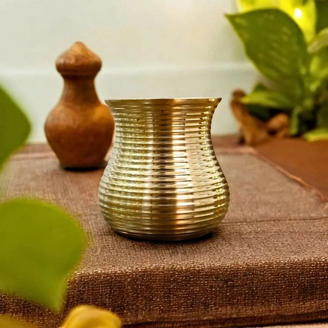 Brass Damru Glass Set Shape Damru Grip Comfortable Aesthetic Timeless Material Pure Brass Finish Hammered Golden Width 4 Inches (10 - Image 3