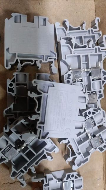 20A Elmex Terminal Block Color Grey Brand Elmex Voltage 240V Type PCB Mount Current Rating 20A Construction Material Premium - Image 4