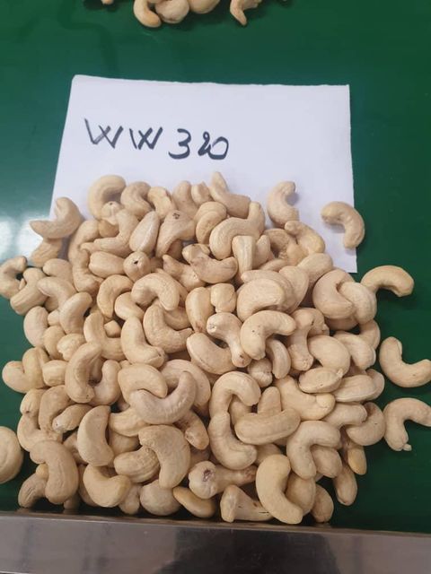 Cashew Kernels W320 - Image 1