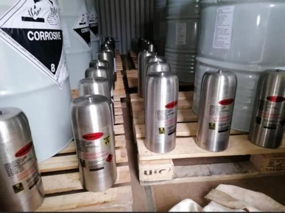 Pure Red Mercury, Silver Liquid Mercury 99.99 Purity Density 13,534 Melting Point -39 °c Container Type Flask Exact Mass 201.970643 - Image 1
