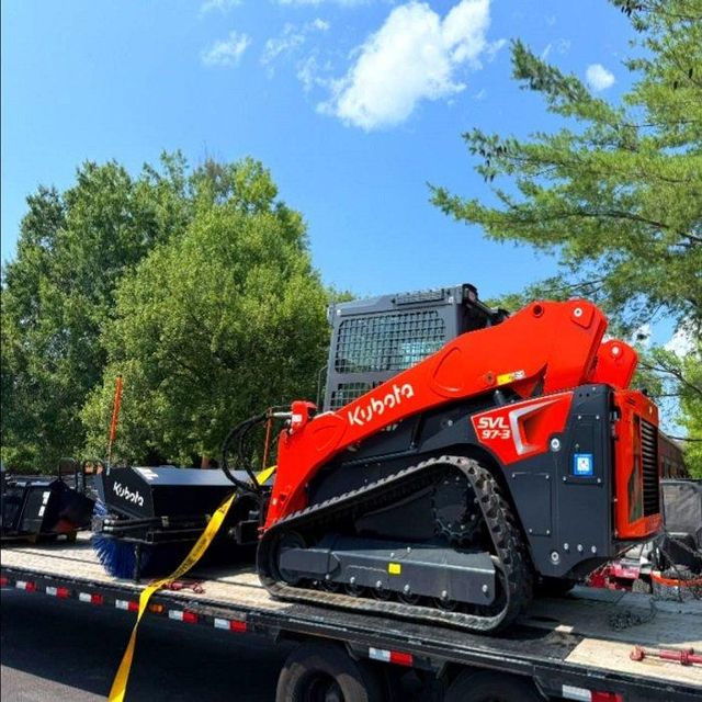 Best Price Skid Steer Loaders With Strong Frame And Efficient Fuel Saving Performance - Image 5