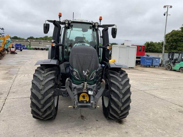 Valtra T214 Versu Tractor (ST26880) - Image 3