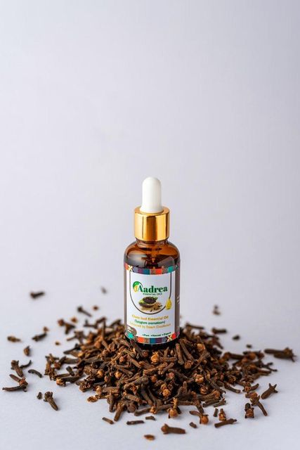 Clove bud extract - SFE 100% pure Form Liquid Origin Uganda Purity 100%% Pure Active Compound Eugenol Features Without Additives - Image 1