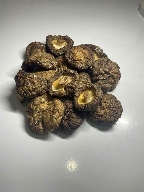 Shiitake mushrooms Size 4-5cm Moisture Content 8-11% Manufacturing Location Viet - Image 2
